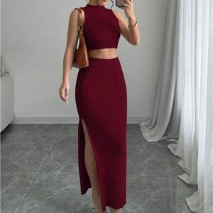 Women’s 2pcs/Set Solid Stand Collar Sleeveless Top & High Slit Skirt Burgundy